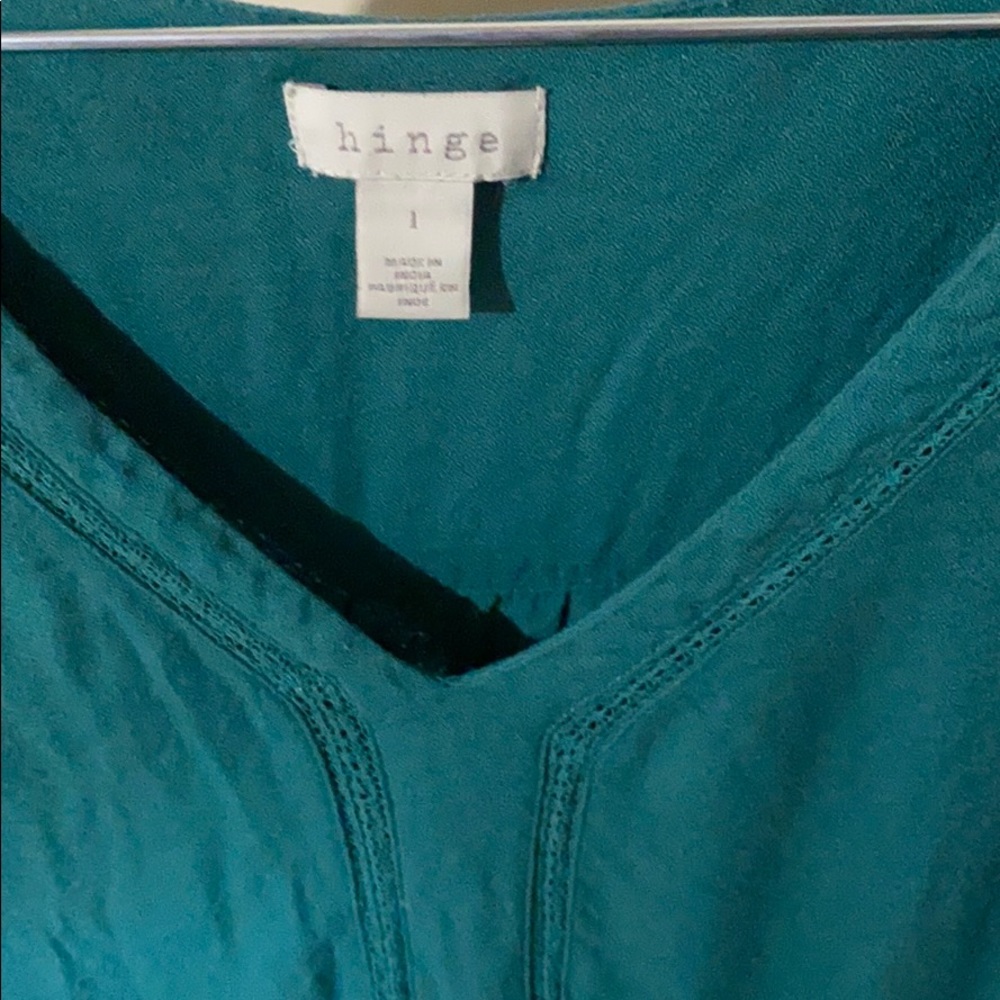 Hinge blouse - Picture 2 of 3